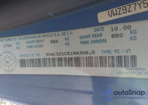 2001 Volkswagen New Beetle Gls z USA, uszkodzony, nr VIN 3VWCS21C51M430615